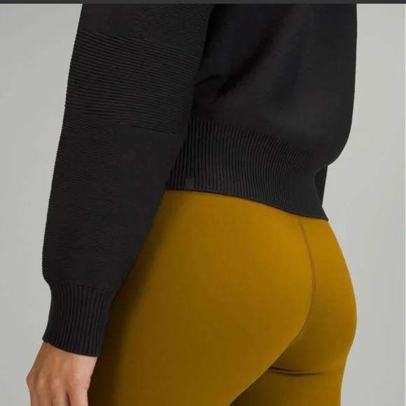 Lululemon All Around Crewneck Sweater Black - Picture 2 of 11